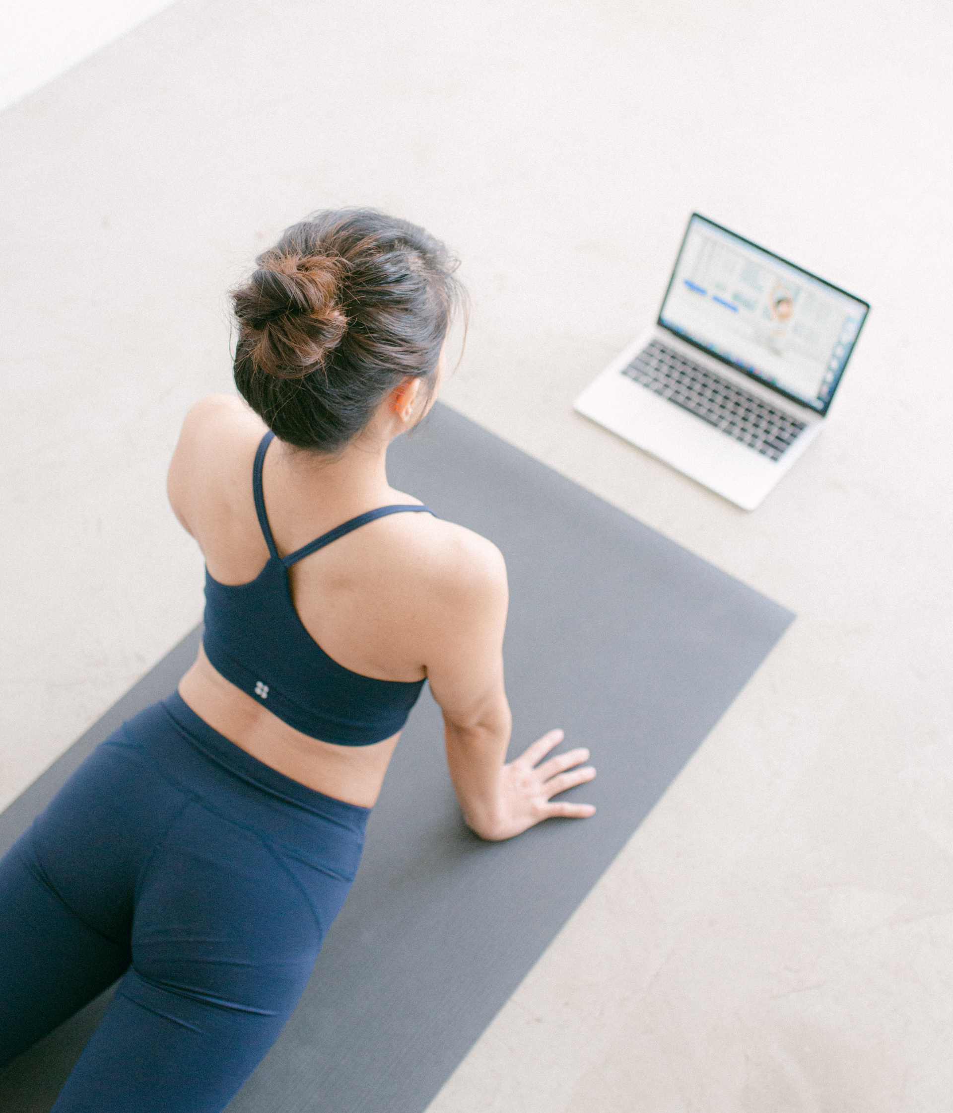 ONE YOGA Online 師資培訓主視覺